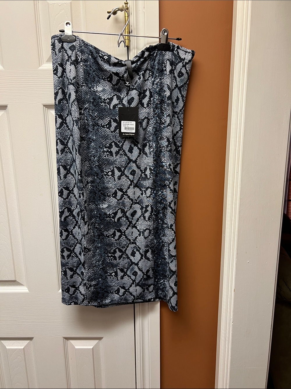White Mark Black and Gray Snake-Print Pencil Skirt